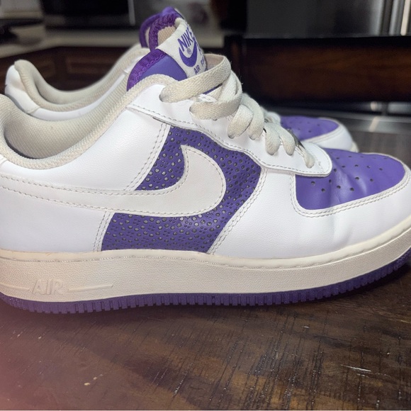 Nike Air Force Purple and White Shoes - Picture 3 of 6